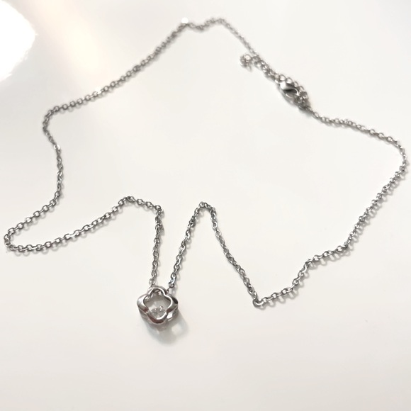 Silver Cloud Clover Layering Necklace - Picture 1 of 3